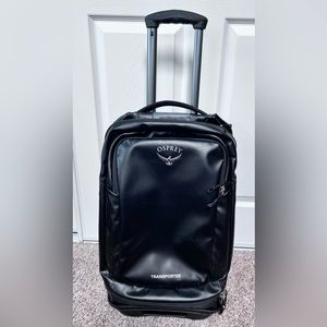 NWOT Osprey Transporter Wheeled Carry On 38